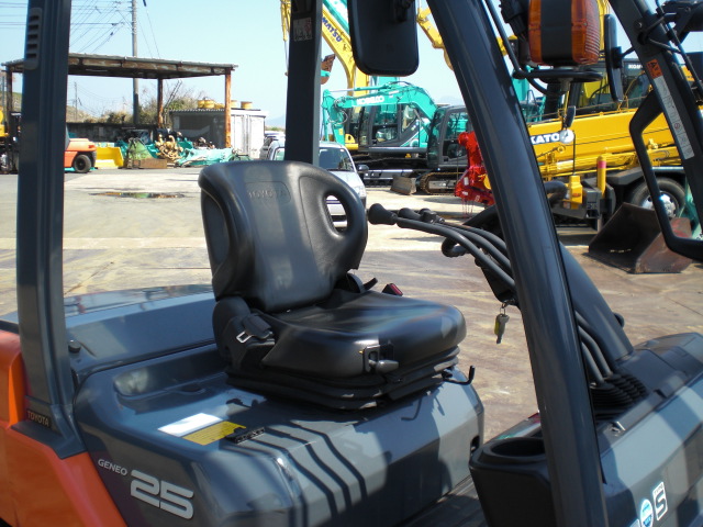 02-8FD25 72726 14.JPG